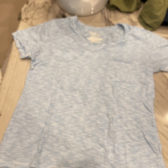 T-shirt’s size small good condition. Time and tru brand - Picture 4 of 5